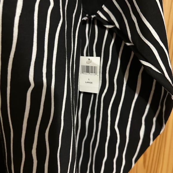 Disney Tim Burton's The Nightmare Before Christmas Spirit Jersey Large NWT 🖤 HP - Picture 5 of 6